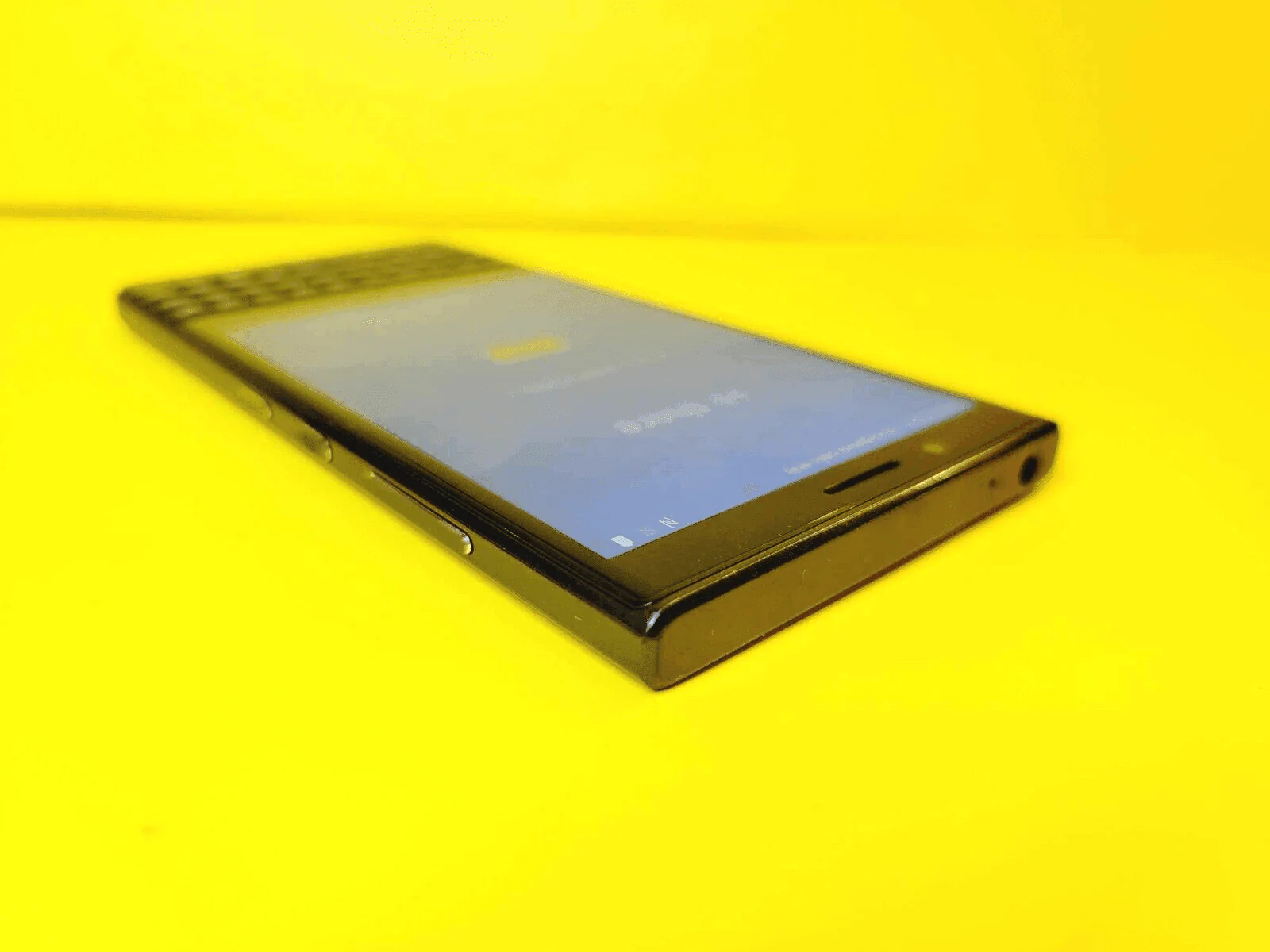 BLACKBERRY KEY2 LE 32GB KEYTWO UNLOCKED CELL PHONE Refurbished - Image 3