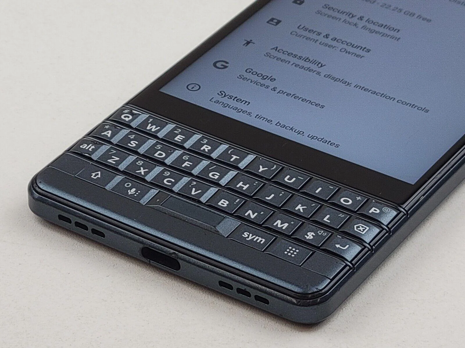 BlackBerry Key2 LE (BBE100-2) 32GB - Gray (GSM Unlocked) Refurbished - Image 6