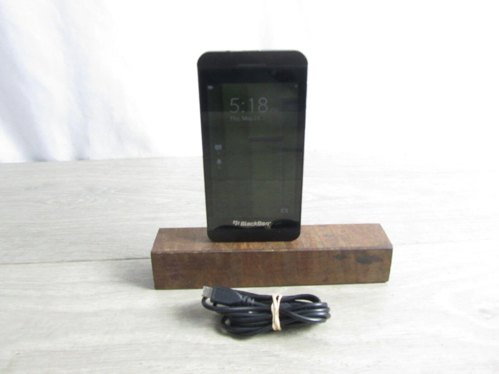 BlackBerry Z10 16GB STL100-3 Verizon T-Mobile 4G LTE Sim Refurbished - Image 2