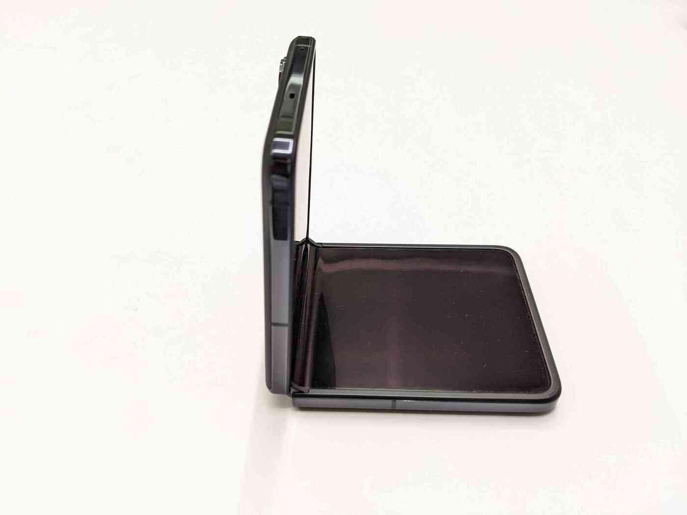 Oppo Find N2 Flip 8/256GB Refurbished - Image 9