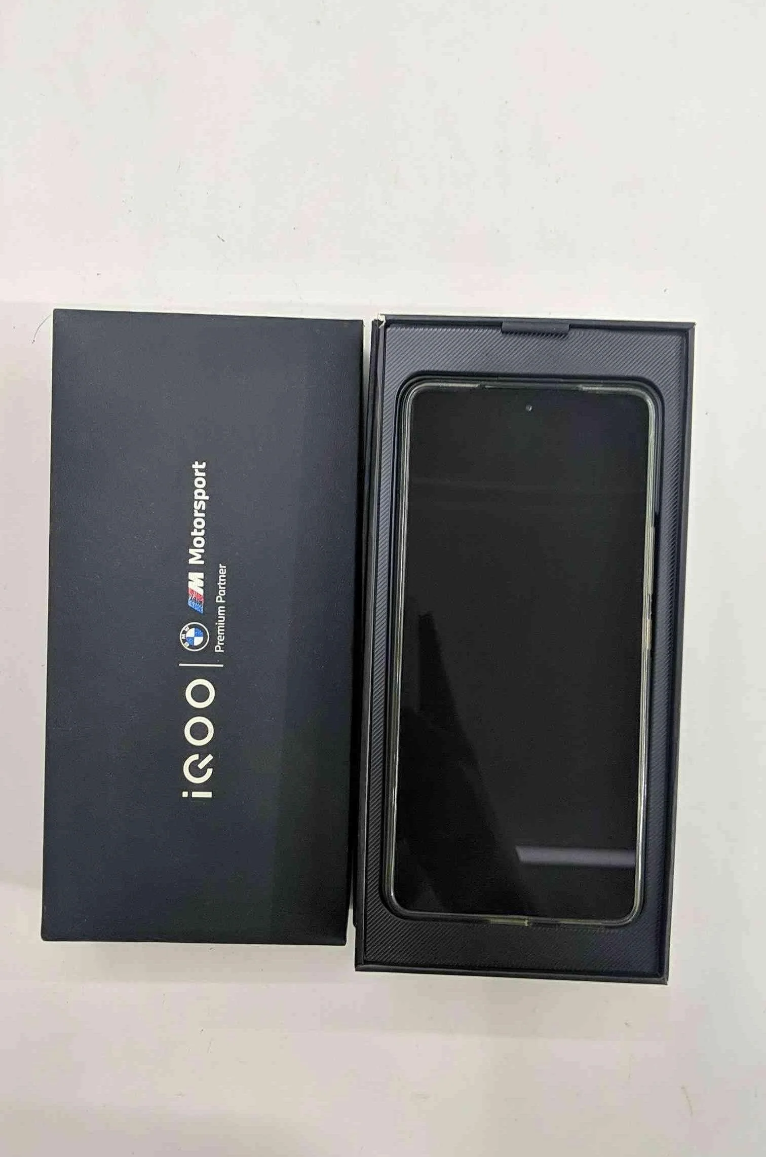 Vivo iQOO 11 5G 16/256GB Refurbished