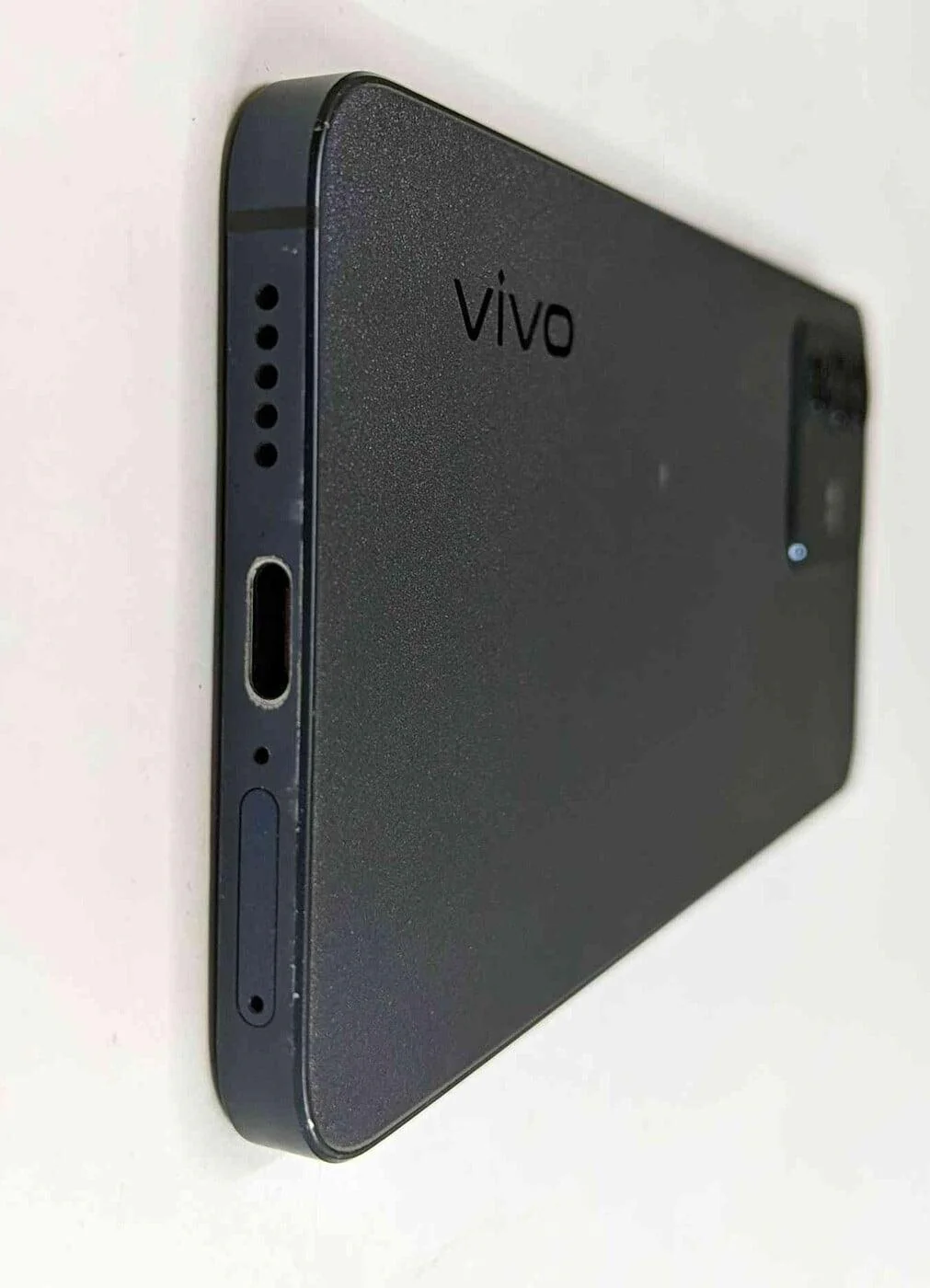 Vivo V23 5G 8/128GB Used Mobile - Image 3