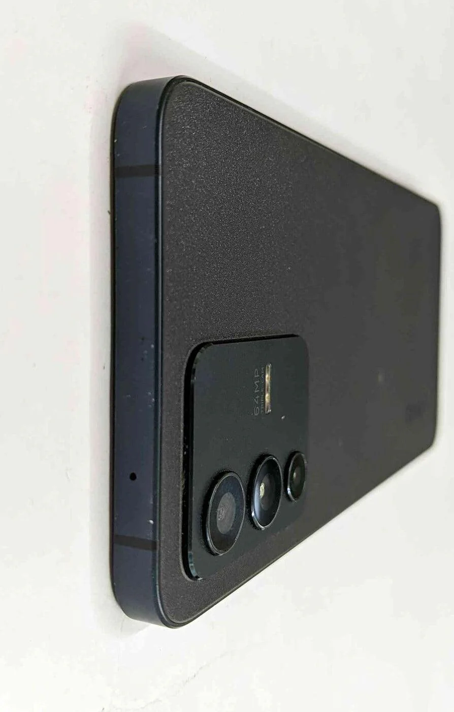 Vivo V23 5G 8/128GB Used Mobile - Image 5