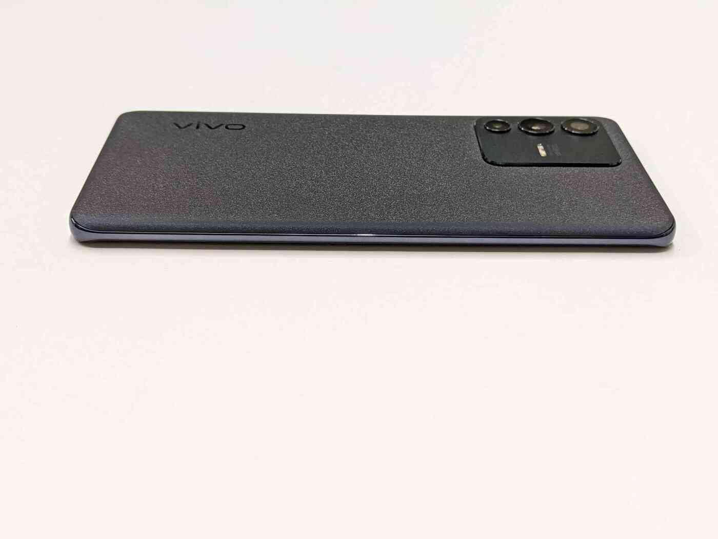 Vivo V23 Pro 5G 12/256GB Refurbished - Image 5